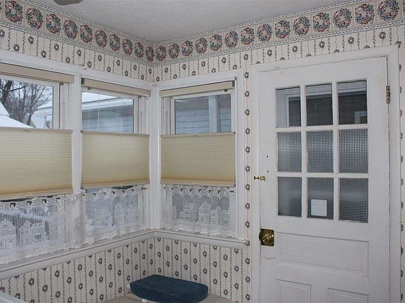 4th image of 409 Hersey St