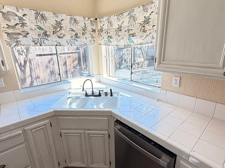 961 Celestine Cir — Photo 10