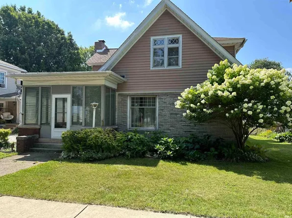 414 W Michigan St, New Carlisle, IN 46552