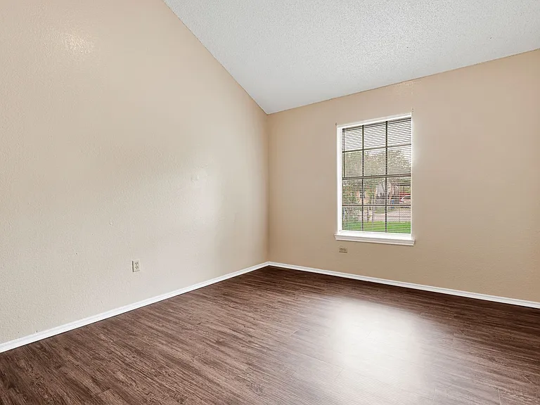 9514 Veronica St — Photo 13