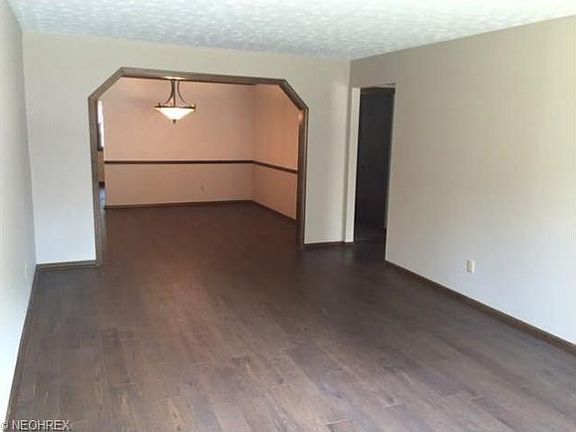 3rd image of 261 Talsman Dr