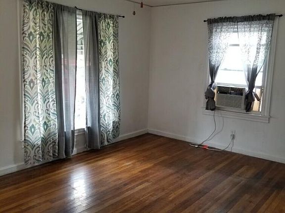 3rd image of 3415 S Ong St