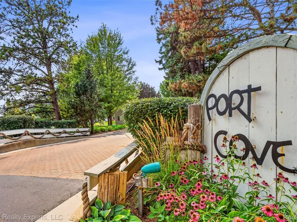 3559 Port Cove Dr APT 27, Waterford MI
