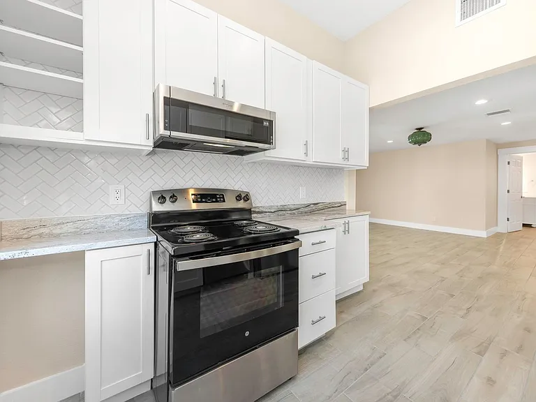 3000 Beach Blvd S #9A — Photo 9
