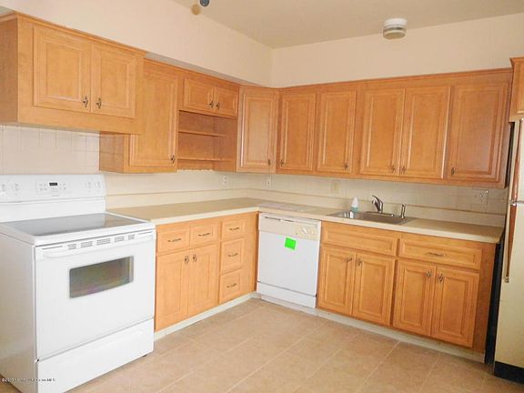 5th image of 82 Belinda Ct