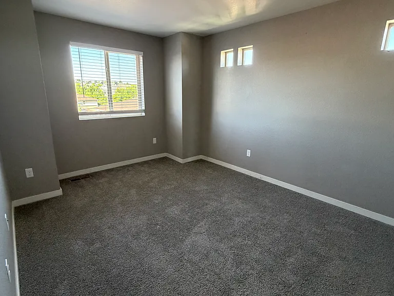 4456 Elegant St — Photo 37