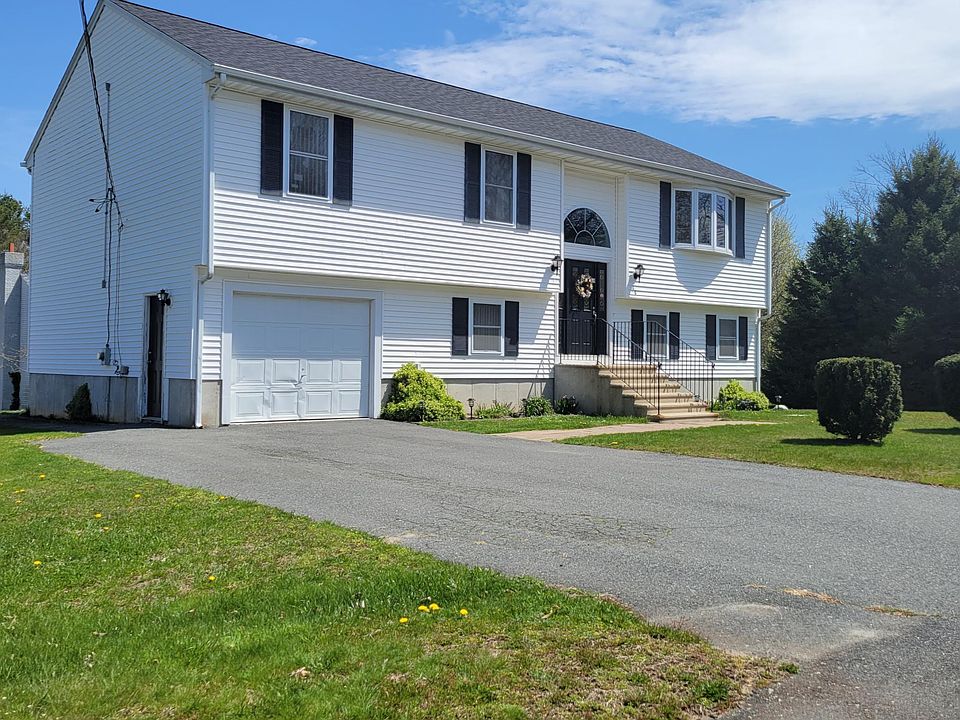 Single family rental with 1-car garage