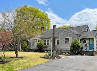 11 Summer St, Medfield, MA 02052