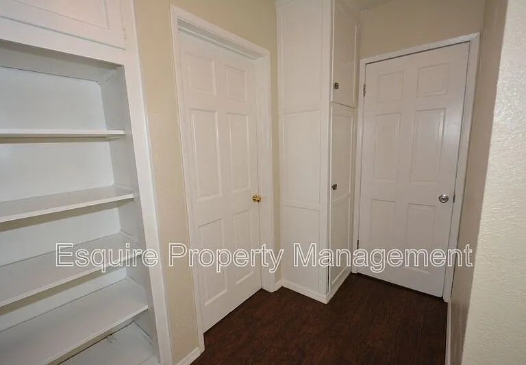 165 Wilson Ave — Photo 6