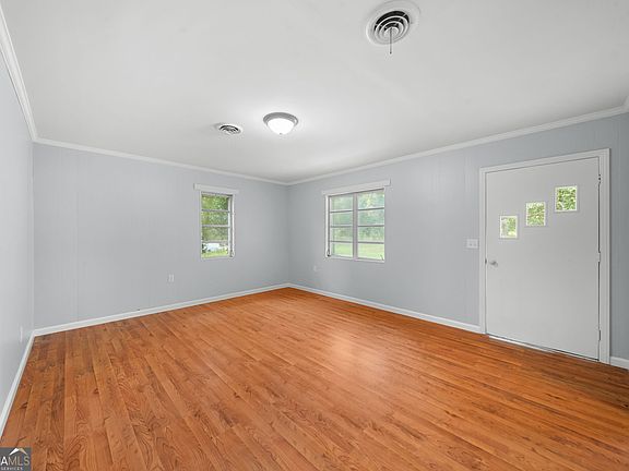 3rd image of 603 Scrub Oak Rd