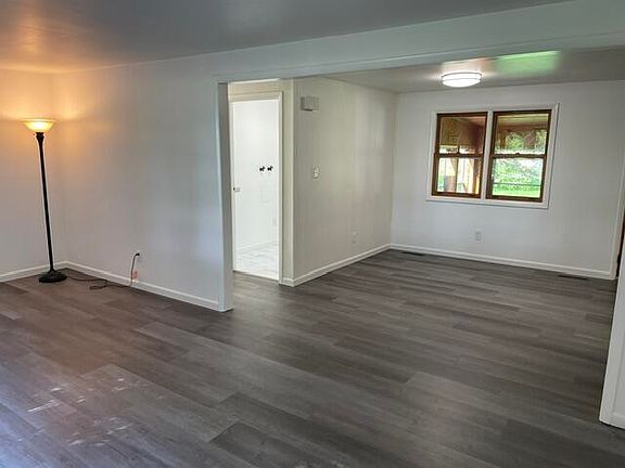 3rd image of 344 N Fremont Rd