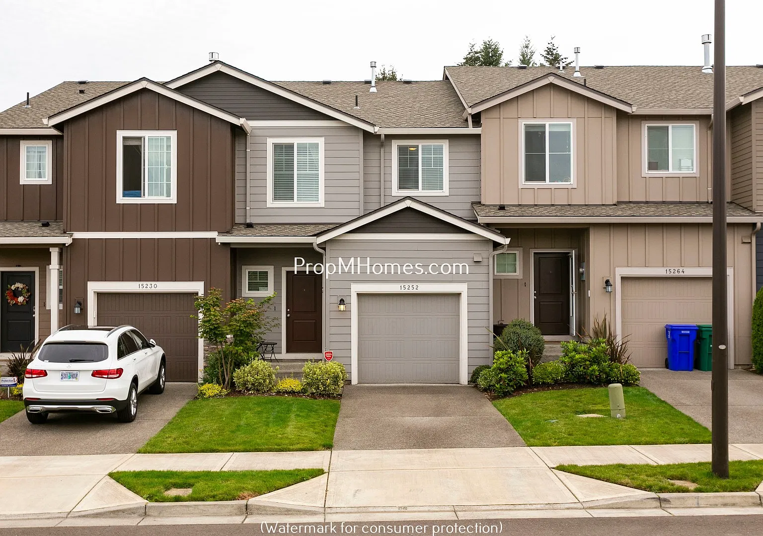 Beautiful Damascus Three Bedroom Townhome In Wind Swept Waters! — Photo 1