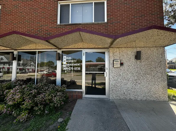 Candlelight Apartments, 909 N Main St #17, Bloomington, IL 61701