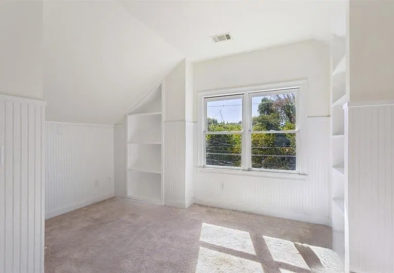546 Highland Ave NE — Photo 34
