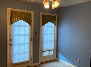 2 Club Ln, Reading, PA 19607