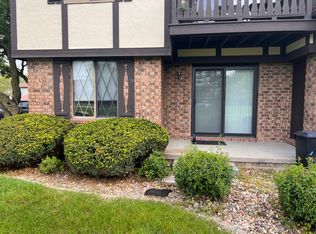 2006 Tracy Dr APT 2, Bloomington, IL