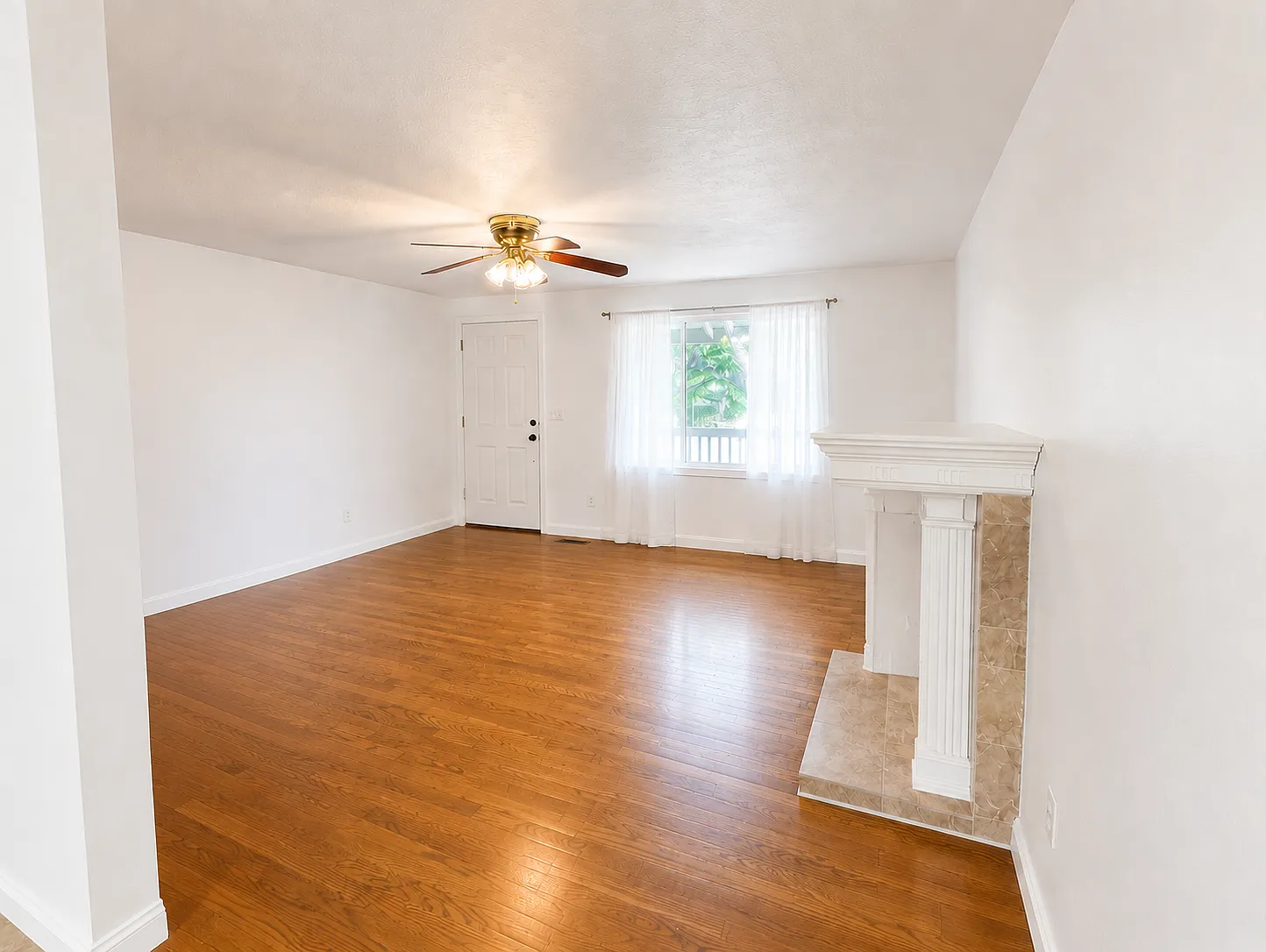 3 bed, 1350 sqft, $2,600 — Photo 3