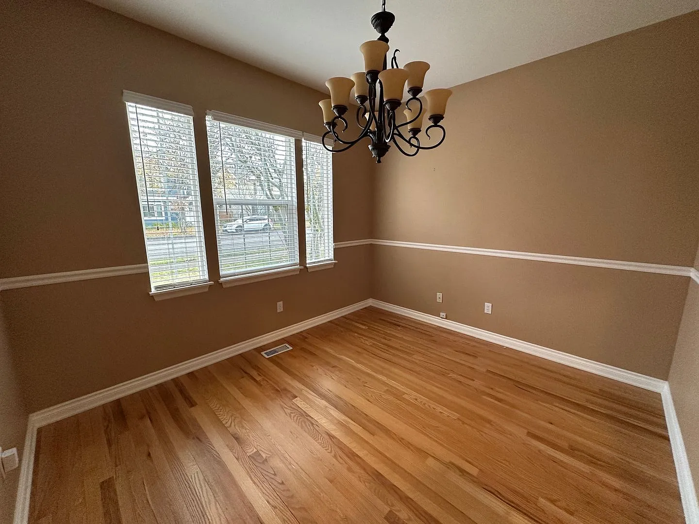 2061 Palisade Boulevard — Photo 2