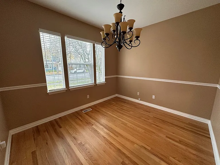 2061 Palisade Blvd — Photo 2