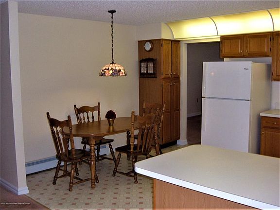 5th image of 10 Trent Dr