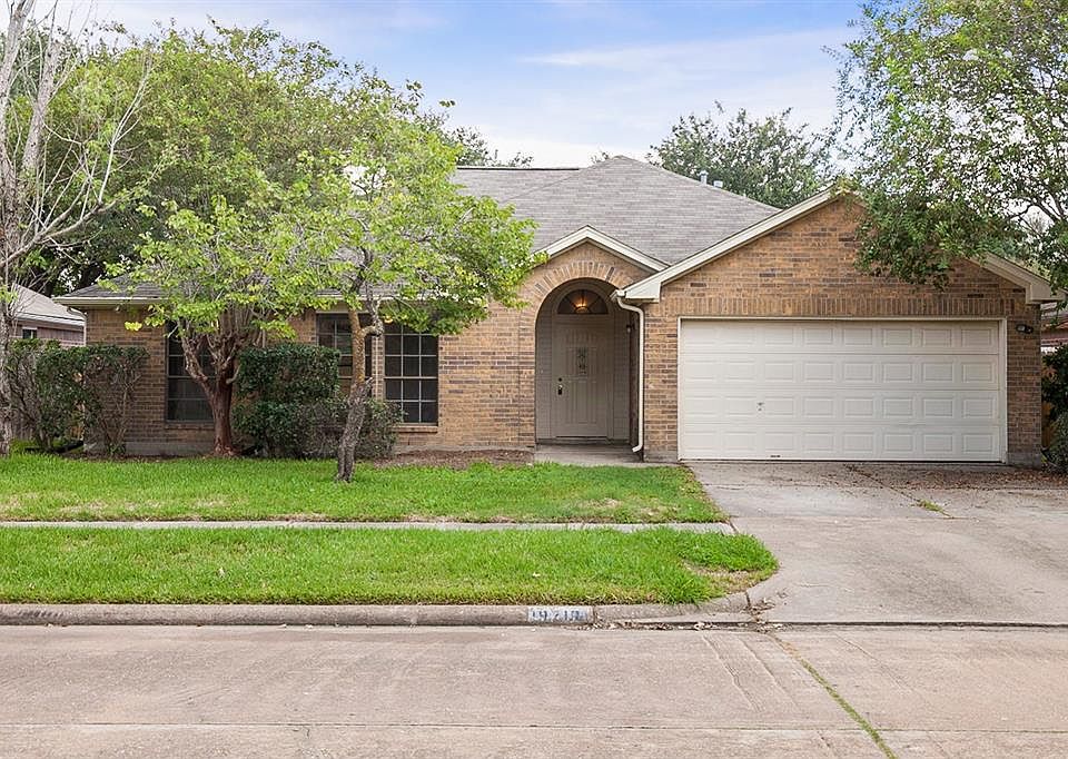 1st image of 19718 Mountain Dale Dr