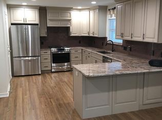 325 Makarwich Ct, River Oaks, TX 76114