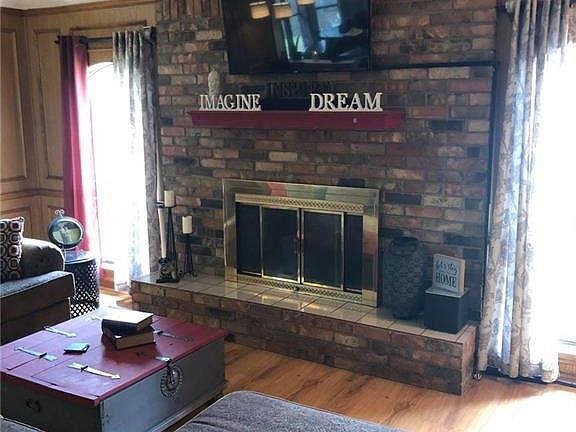 4th image of 2322 Tiffany Dr