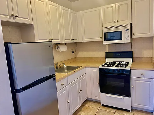 Rented by J Misrahi Realty Corp | media 24