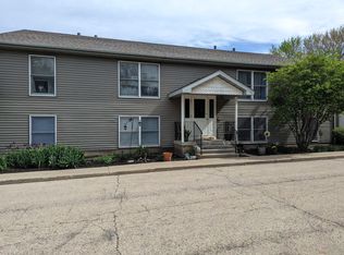 216 Maertz Dr, Sycamore, IL 60178