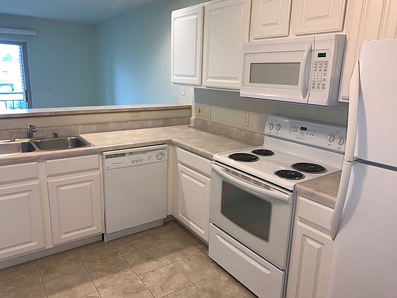 2nd image of 321 Meadowside Dr #302-104