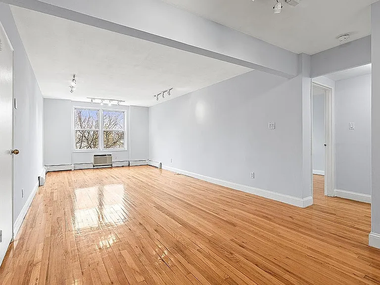4230 Douglaston Pkwy #7H — Photo 12
