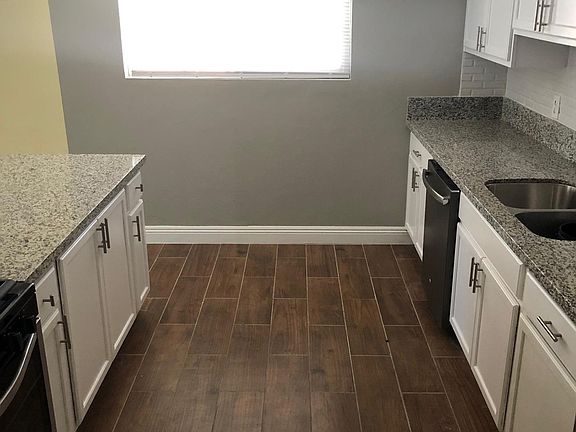3rd image of 421 N Olive St