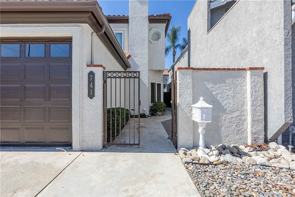 5 bed, 4.5 bath, 2831 sqft, $7,300 — Photo 4