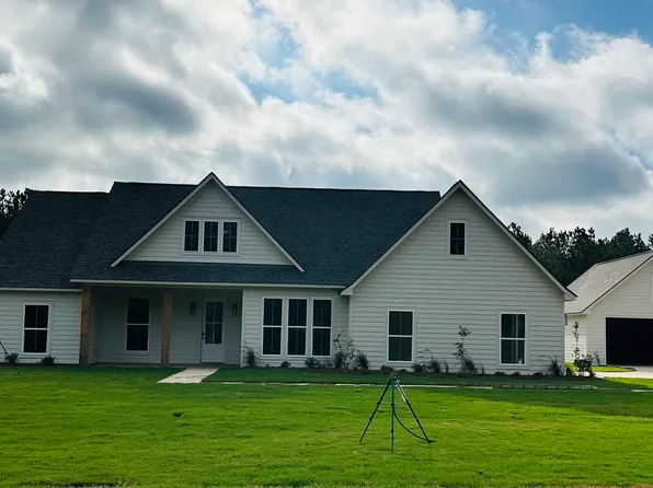 1029 New Hope Rd, Choudrant, LA 71227