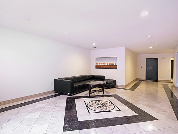 4th image of 601 N Serrano Ave Suite 205