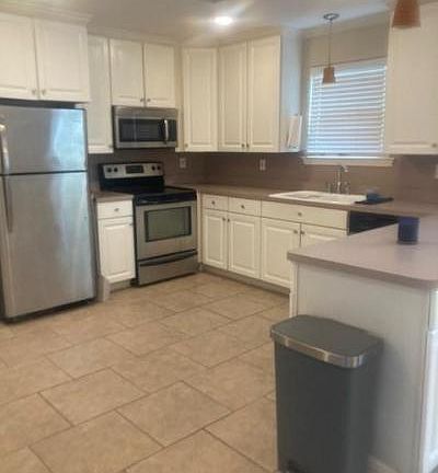 4th image of 6601 Bellaire Dr