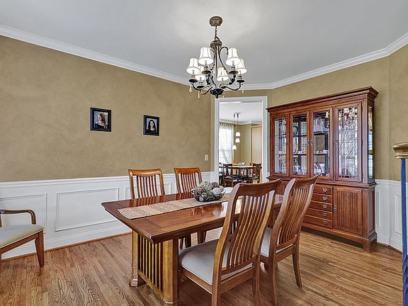 2nd image of 1247 Woodlands Way