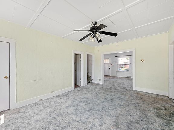 5th image of 116 W Barker Ave