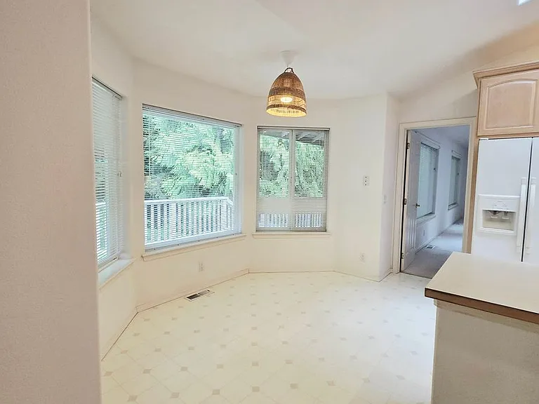 101 Mockingbird Ln — Photo 6