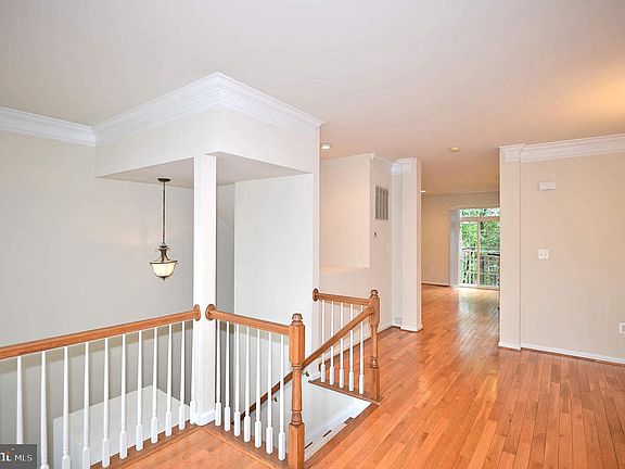 4th image of 4582 Barringer Pl