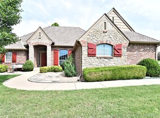 11702 S Nandina Ave, Jenks, OK 74037