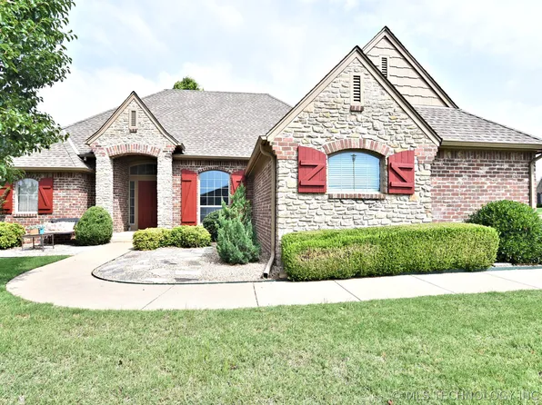 11702 S Nandina Ave, Jenks, OK 74037