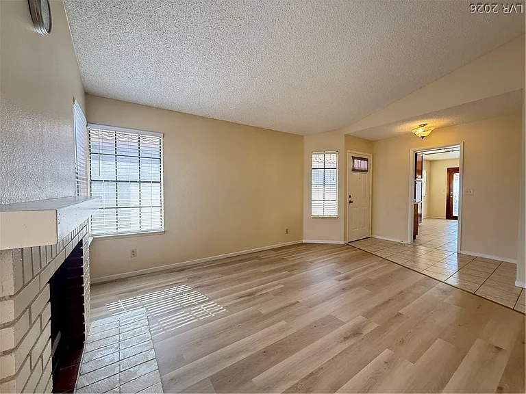7756 Cobden Ct — Photo 3