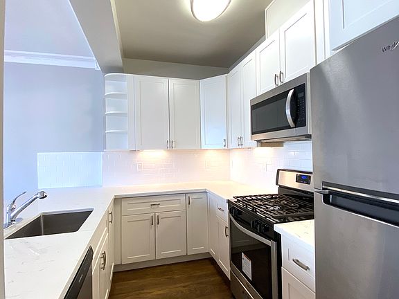 3rd image of 1725 Van Ness Ave APT 301