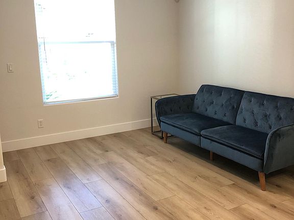 4th image of 885 Chromium Ln