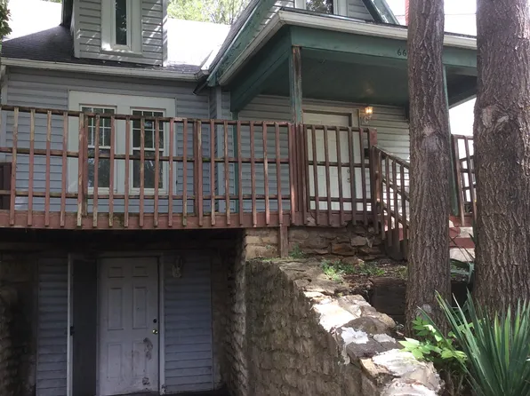 6637 Broadmoor St, Kansas City, MO 64131