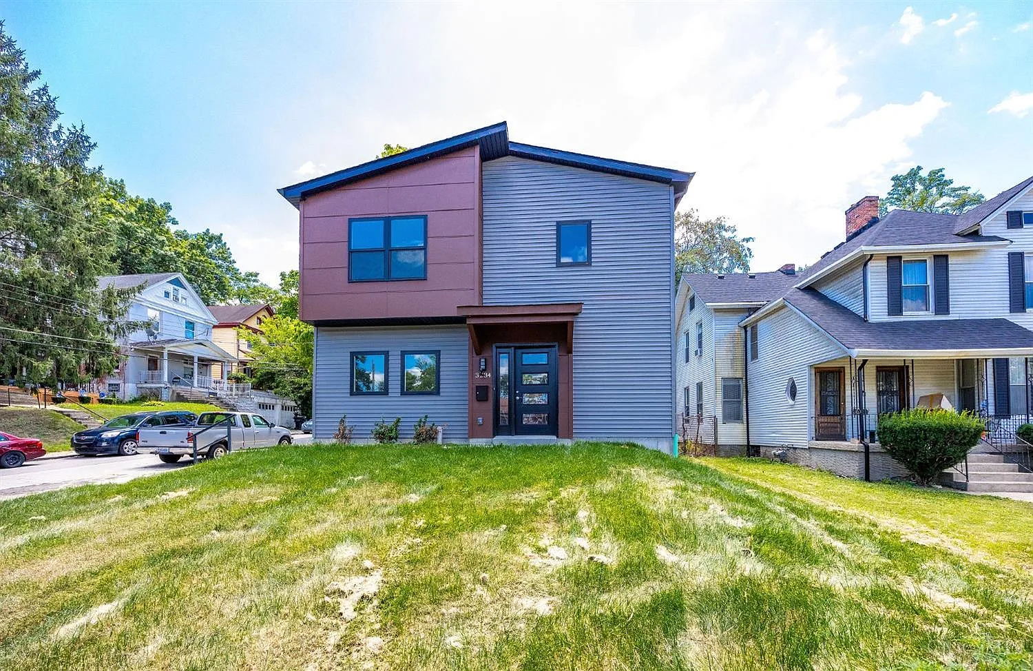 3234 Gilbert Ave photo 1