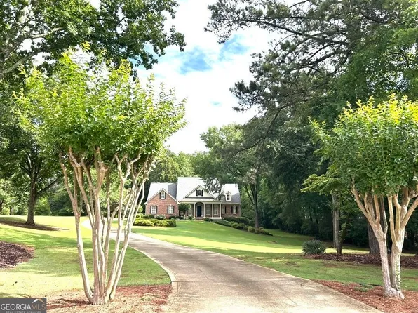 105 Meadow Trl, Social Circle, GA 30025