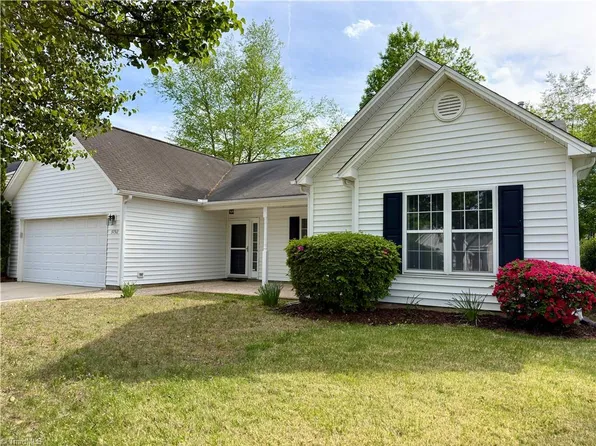 3792 Vanhoe Ln, Jamestown, NC 27282