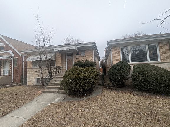 3rd image of 4449 N Narragansett Ave